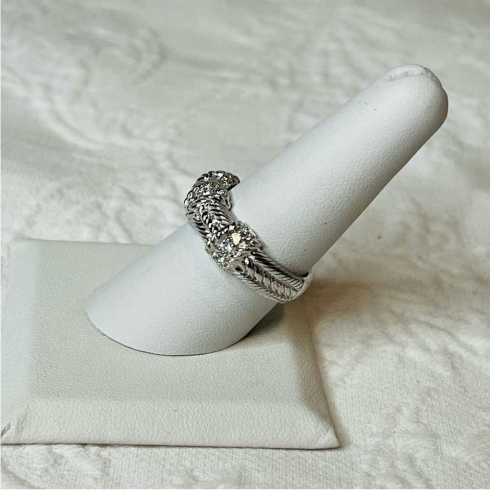 ”Judith Ripka”Cable Band Ring 925 Silver & Zirconias.
⭐️Sale! - Picture 11 of 12